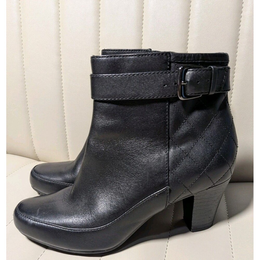 Clark Booties Ankle Boots Black Leather Bucket Zipper Womens Size 7M - Picture 2 of 6